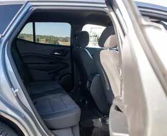Chevrolet Trax 2025 pieejams noma Tbilisi, ar neierobežots kilometru limitu.