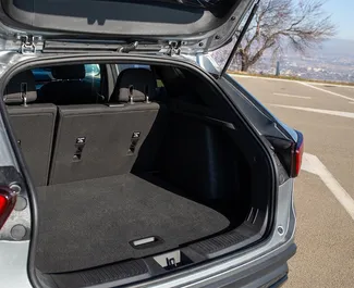 Chevrolet Trax interjers nomai Gruzijā. Lieliska 5 sēdvietu mašīna ar Automātiskais pārnesumu kārbu.