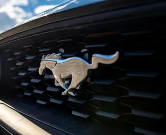 Ford Mustang Cabrio noma. Premium, Luksusa, Kabriolets automašīna nomai Gruzijā ✓ Depozīts 560 GEL ✓ Apdrošināšanas iespējas: TPL, CDW, SCDW, FDW, Pasažieri, Krāpšana.