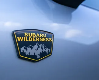 Subaru Crosstrek interjers nomai Gruzijā. Lieliska 5 sēdvietu mašīna ar Automātiskais pārnesumu kārbu.