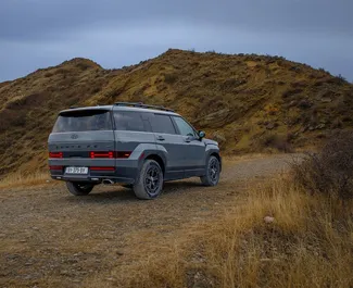 Hyundai Santa Fe 2024 ar Visu riteņu piedziņa sistēmu, pieejams Tbilisi.