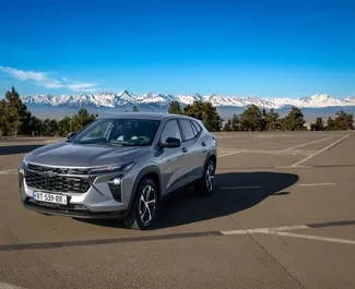 Nomas automašīnas priekšskats Chevrolet Trax Tbilisi, Gruzija ✓ Automašīna #16285. ✓ Pārnesumu kārba Automātiskais TM ✓ Atsauksmes 0.