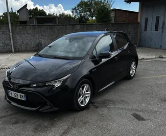 Vooraanzicht van een huurauto Toyota Corolla in Budva, Montenegro ✓ Auto #16511. ✓ Transmissie Automatisch TM ✓ 0 beoordelingen.