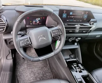 Diesel motor van 15,0L van Citroen C4 Cactus 2022 te huur in Budva.