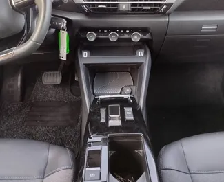 Interieur van Citroen C4 Cactus te huur in Montenegro. Een geweldige auto met 5 zitplaatsen en een Automatisch transmissie.