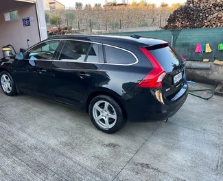 Prenájom auta Volvo V60 2012 v v Albánsku, s vlastnosťami ✓ palivo Diesel a výkon 150 koní ➤ Od 18 EUR za deň.