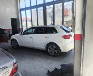 Predný pohľad na prenajaté auto Audi A3 v v meste Durres, Albánsko ✓ Auto č. 16782. ✓ Prevodovka Automatické TM ✓ Hodnotenia 0.